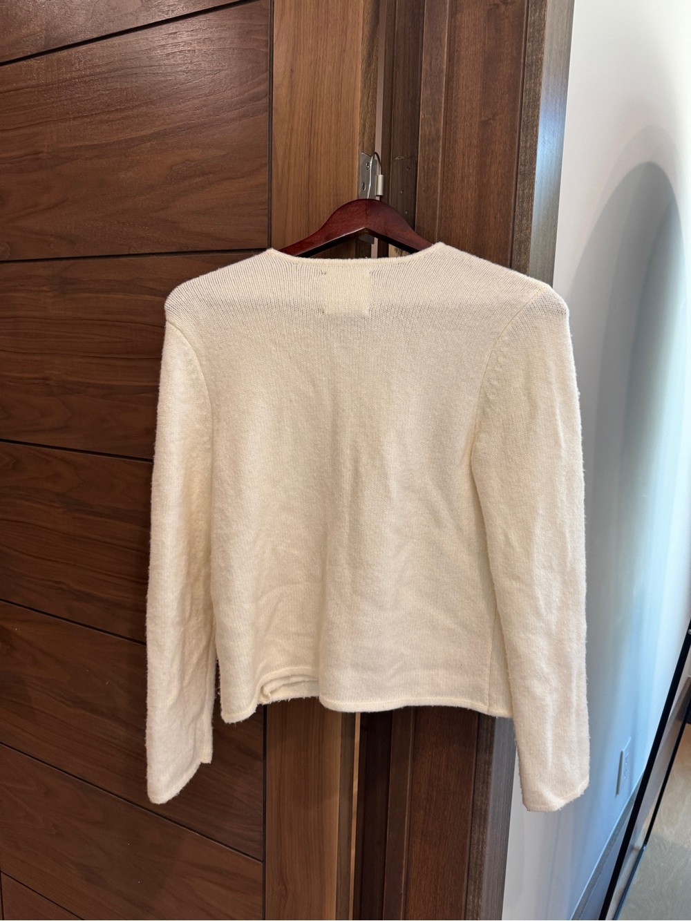 Abercrombie & Fitch Cream Button-Front Women's Cardigan - Picture 2 of 4